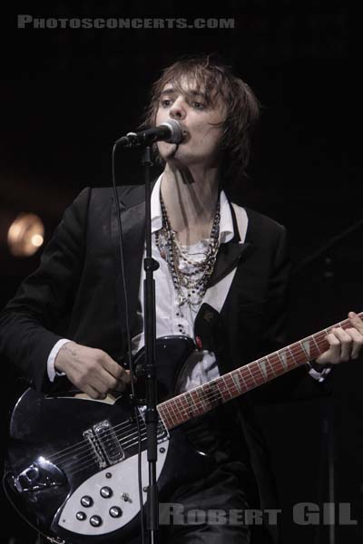 BABYSHAMBLES - 2008-09-13 - LA COURNEUVE - Parc Departemental - Grande Scene - Peter Doherty